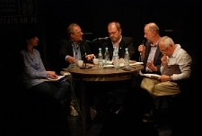 Prezentacja reprintu "Pieśń ujdzie cało. Antologia wierszy o Żydach pod okupacją niemiecką" - dyskusja z udziałem Agnieszki Ż&oacute;łkiewskiej, Adama Michnika, o. Tomasza Dostatniego, Piotra Mitznera i Piotra Matywieckiego