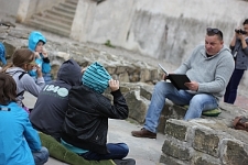 Magiczne Drzewo - bajki dzieciom czyta Dariusz Jeż