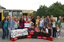 Teatrikon i uczestnicy Miasta Poezji na Placu Litewskim