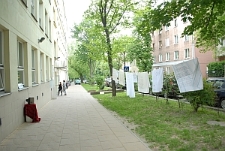 Poetyckie Pranie - akcja przed II LO podczas Festiwalu Miasto Poezji 2012