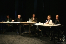 "Misterium Wiersza" - spotkanie z Ryszardem Krynickim, Julią Hartwig, Tomaszem R&oacute;życkim i Piotrem Matywieckim, prowadzenie Paweł Pr&oacute;chniak