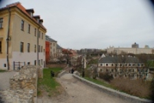 Widok z Placu po Farze na Zaułek Władysława Panasa w Lublinie. Fotografia