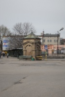 Studnia na dawnej ul. Szerokiej w Lublinie. Fotografia