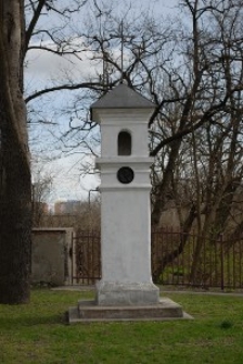Kapliczka przy kościele pw. Św. Mikołaja na Czwartku w Lublinie. Fotografia