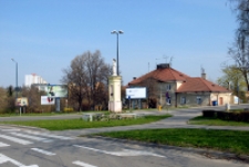 Kapliczka przy skrzyżowaniu ulic Turystycznej i Mełgiewskiej w Lublinie. Fotografia