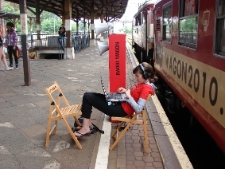 Projekt Wagon 2010 Lublin na peronie we Wrocławiu.