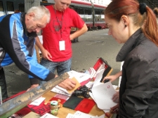 Działania na peronie w Łodzi podczas projektu Wagon 2010 Lublin.