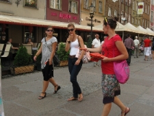 Akcja ulotkowa podczas projektu Wagon Lublin 2010 na Starym Mieście w Gdańsku.