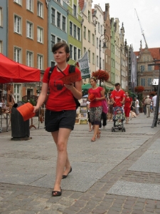 Akcja ulotkowa podczas projektu Wagon Lublin 2010 na Starym Mieście w Gdańsku.