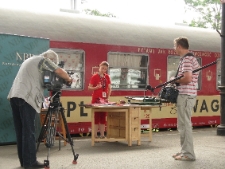 Działania na peronie w Gdańsku podczas projektu Wagon 2010 Lublin.