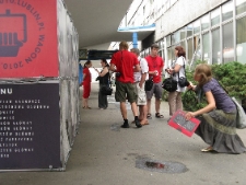 Działania na peronie w Olsztynie podczas projektu Wagon 2010 Lublin.