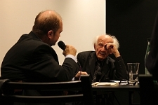 Szkoła z Mistrzem - spotkanie z Zygmuntem Baumanem w Ośrodku "Brama Grodzka - Teatr NN". Prowadzeni o. Tomasz Dostatni