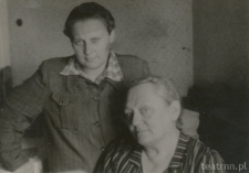 Krystyna Modrzewska z matką Franciszką Mandelbaum