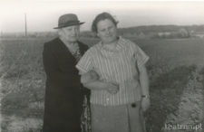 Krystyna Modrzewska z matką Franciszką Mandelbaum