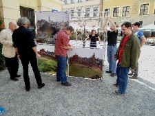 Montaż wystawy "Krajobraz miasta"