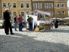 Montaż wystawy "Krajobraz miasta"