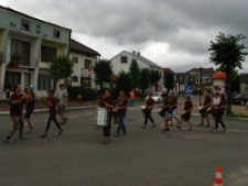 Korow&oacute;d festiwalu Śladami Singera w J&oacute;zefowie