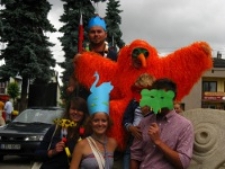 Korow&oacute;d festiwalu Śladami Singera w J&oacute;zefowie