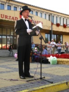 Burmistrz miasta Biłgoraj podczas festiwalu Śladami Singera