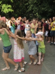 Korow&oacute;d festiwalu Śladami Singera w Tyszowcach