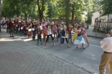 Korow&oacute;d festiwalu Śladami Singera w Biłgoraju