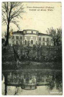Nowo-Aleksandrya (Puławy). Instytut od strony Wisły. Poczt&oacute;wka