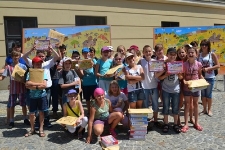 Zaczarowany Lublin 2013 - uczestnicy zabaw i gier edukacyjnych na lubelskim Starym Mieście