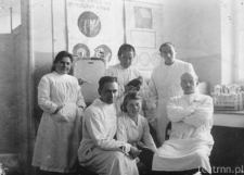 Asystenci katedry profesora J&oacute;zefa Parnasa