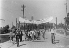 Poch&oacute;d student&oacute;w UMCS na Alejach Racławickich w Lublinie