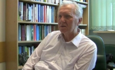 Okres studi&oacute;w, odwilż i wiec na Miasteczku Akademickim - Jerzy Bartmiński - fragment relacji świadka historii [WIDEO]