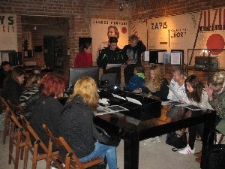 Warsztaty dla uczestnik&oacute;w konkursu "Ślady przeszłości" w Izbie Drukarstwa