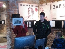 Warsztaty dla uczestnik&oacute;w konkursu "Ślady przeszłości" w Izbie Drukarstwa