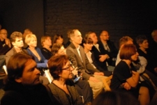 Publiczność zgromadzona na uroczystości wręczenia Ośrodkowi "Brama Grodzka - Teatr NN" Europejskiej Nagrody Obywatelskiej.