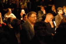 Publiczność zgromadzona na uroczystości wręczenia Ośrodkowi "Brama Grodzka - Teatr NN" Europejskiej Nagrody Obywatelskiej.