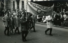 Ewa Benesz w pochodzie pierwszomajowym w Lublinie