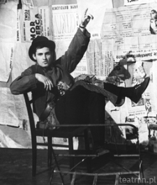 Andrzej Rozhin w spektaklu &bdquo;Pieśni i songi Pana Brechta&rdquo;