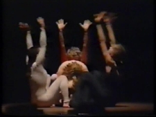 Fragment przedstawienia "Ostatnie cztery minuty" Teatru Wizji i Ruchu Jerzego Leszczyńskiego