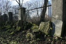 Macewy na nowym cmentarzu żydowskim w Lublinie