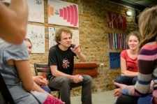 Warsztaty bajania w Domu Sł&oacute;w z Arkadiuszem Ziętkiem