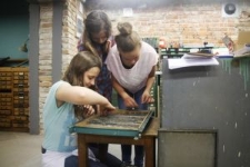 Dzieci w trakcie warsztatów w Domu Słów