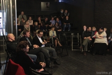 Publiczność na promocji książki "Historie z Bramy. Alex Dancyg"