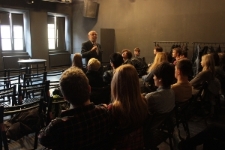 Uczniowie lubelskich szk&oacute;ł na spotkaniu z Aleksem Dancygiem.