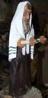 Żyd czytający torę - rzeźba ludowa