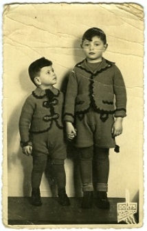 Dwuletni Seweryn Aszkenazy z bratem Arnoldem