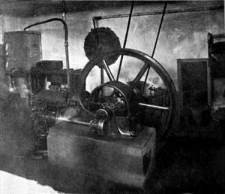Motor poruszający maszyny drukarni "Sztuka"
