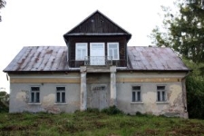 Wojsławice, stara plebania, widok od frontu