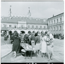 Skan Negatywu, 1 - 12 Targi staroci na dziedzińcu zamkowym