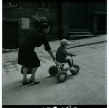 Skan Negatywu, 1 - 5 Kwitnące sady, 6 - 9 Migawki, 10 - 11 Rewaloryzacja Starego Miasta