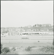 Widok na dworzec PKS w Lublinie ze wzg&oacute;rza zamkowego