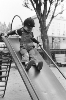 Zjeżdżalnia na placu zabaw